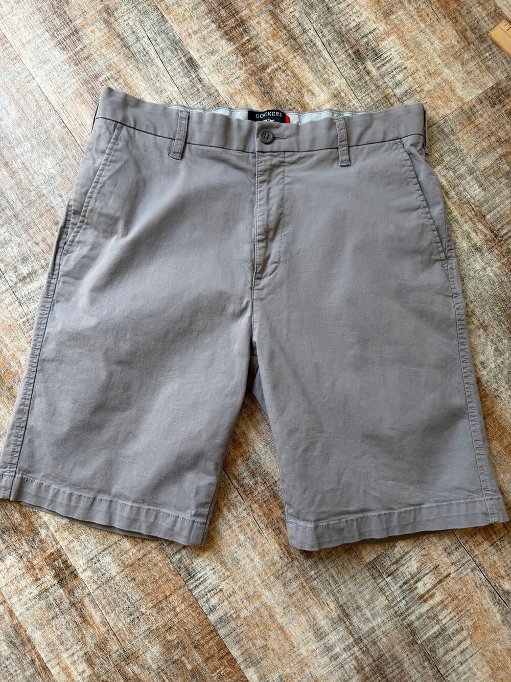 Dockers Shorts Mens Size 32 Gray Chino Flat Front Stretch Casual Summer